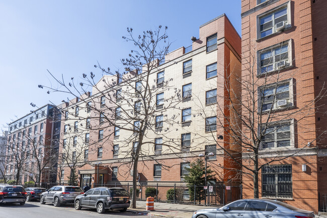 744 Rockaway Avenue in New York, NY - Building Photo - Building Photo