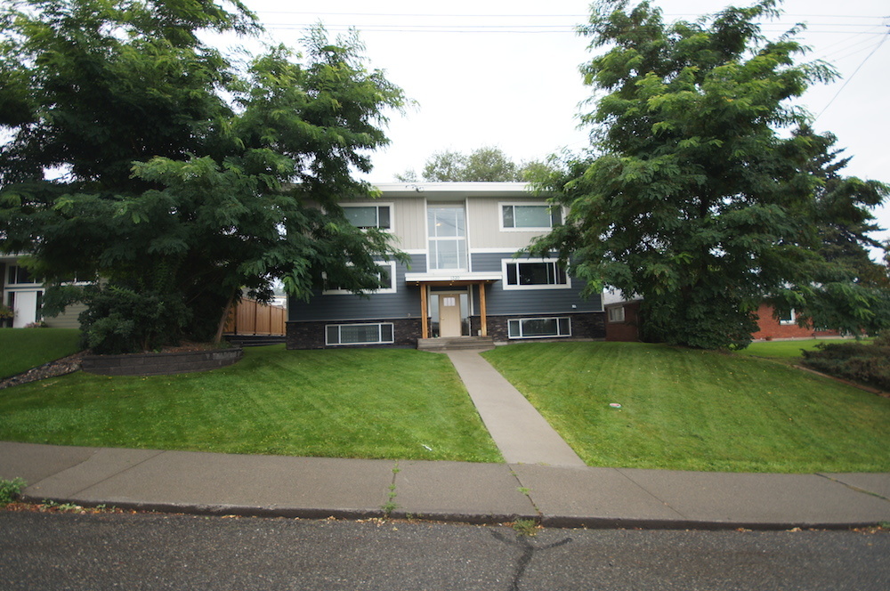 1320 6th Ave in Kamloops, BC - Building Photo