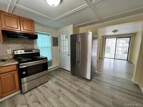 13 Tyrone Thomas Ln, Unit B in Ellenville, NY - Building Photo - Building Photo