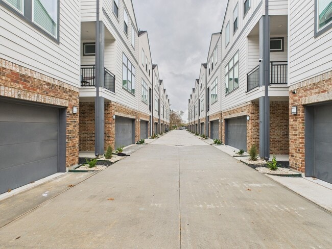 754 W Donovan St in Houston, TX - Building Photo - Building Photo