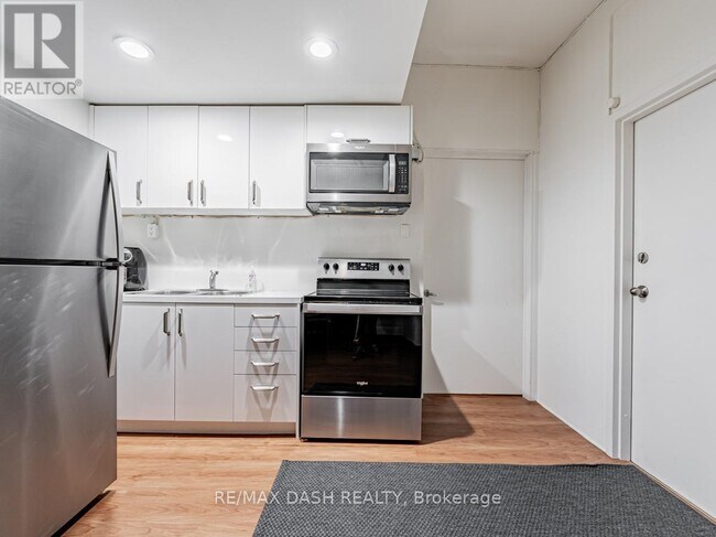661 Huron St in Toronto, ON - Building Photo - Building Photo