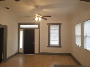 2107 W Chestnut St in Tampa, FL - Building Photo - Building Photo