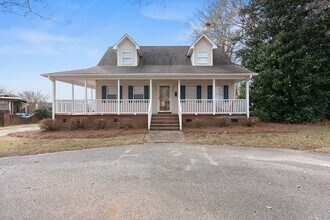 22 Gosnell Ave in Inman, SC - Building Photo - Building Photo