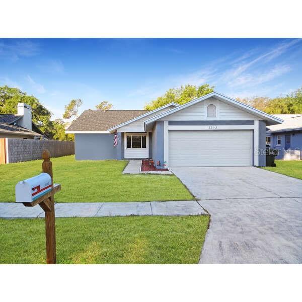 12032 Anchor Way in Largo, FL - Building Photo
