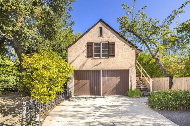 property at 1451 Edgewood Dr