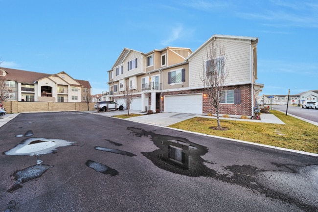 5377 Kuna Peak Pl in Herriman, UT - Foto de edificio - Building Photo