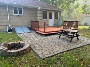 19 Larrow Dr in Windham, CT - Building Photo - Building Photo