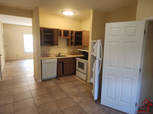 1090 N Washington Ave in Cookeville, TN - Building Photo - Building Photo