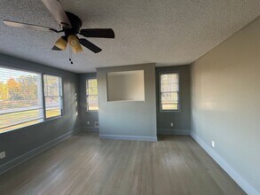 3002 Lawrence Rd in West Columbia, SC - Building Photo - Building Photo