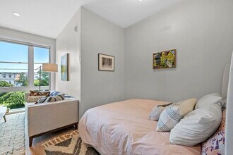 420 W Broadway, Unit 202 in Boston, MA - Foto de edificio - Building Photo