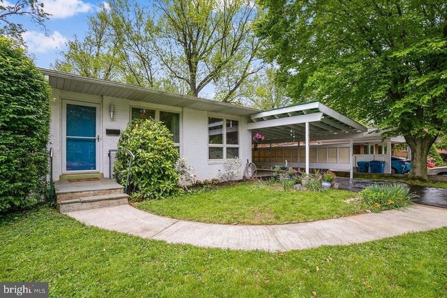 1639 Wrightson Dr in McLean, VA - Building Photo - Building Photo
