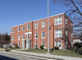 121 N Service Rd in Oakville, ON - Building Photo