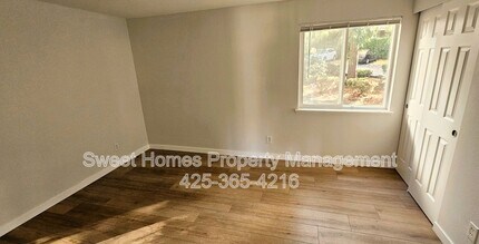 12107 NE Bel Red Rd in Bellevue, WA - Building Photo - Building Photo