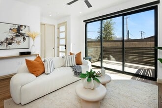 56th at Arcadia in Phoenix, AZ - Foto de edificio - Building Photo