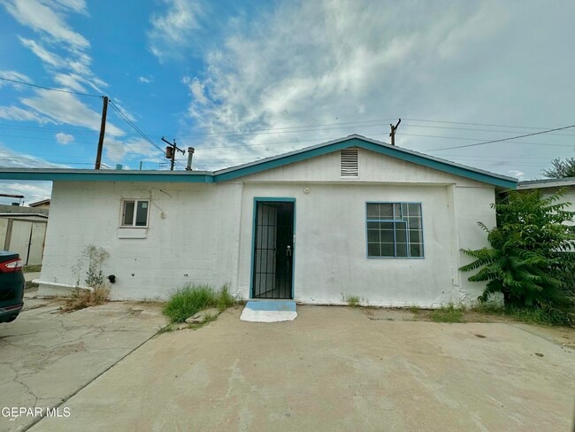 property at 6041 Yandell Dr
