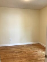 14-16 Phillips Street, Unit 14 in Lowell, MA - Foto de edificio - Building Photo