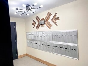 520 W Oakdale Ave, Unit 212 in Chicago, IL - Building Photo - Building Photo