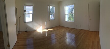 3611 1/2 W 4th St, Unit 3611.5 in Los Angeles, CA - Building Photo - Building Photo