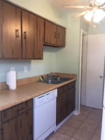 4208 Arbor Ct in Kenner, LA - Foto de edificio - Building Photo