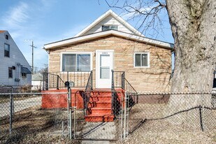 11011 Dodge Ave in Warren, MI - Building Photo