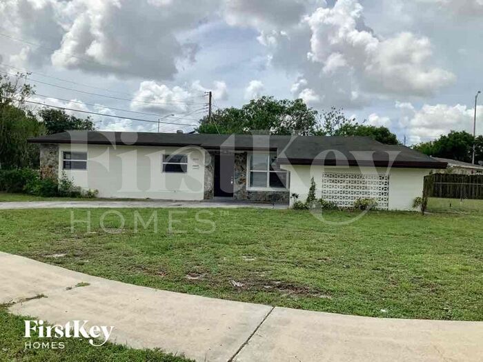 2930 NW 184th St in Miami Gardens, FL - Building Photo