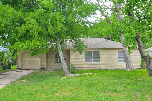 property at 4419 Friar Point Rd