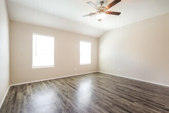 10756 SW 23rd Pl in Yukon, OK - Building Photo - Building Photo