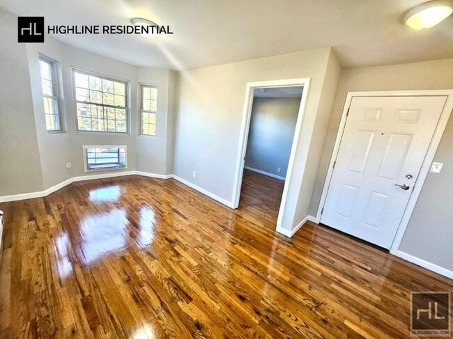 1046 Crescent St. in Brooklyn, NY - Building Photo - Building Photo