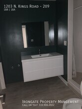 1203 Kings Rd in West Hollywood, CA - Building Photo - Building Photo