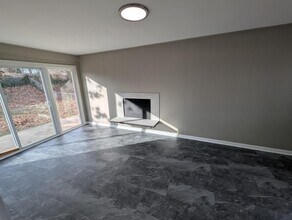 10043 Hedge Dr in St. Louis, MO - Building Photo - Building Photo