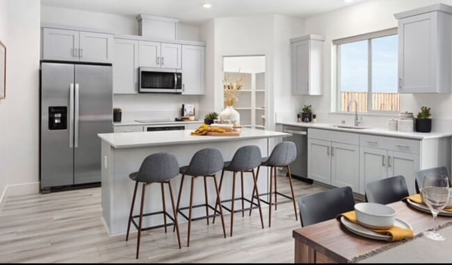 2487 Ridgewood Ct in Santa Rosa, CA - Building Photo - Building Photo