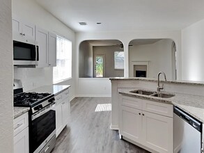 410 Drake Ln in League City, TX - Building Photo - Building Photo