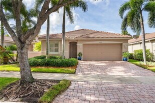 2090 Borealis Way in Weston, FL - Building Photo