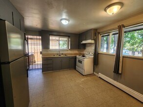 1753 Clinton St in Aurora, CO - Building Photo - Building Photo