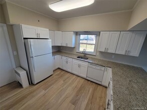 475 NY-25A in Rocky Point, NY - Foto de edificio - Building Photo