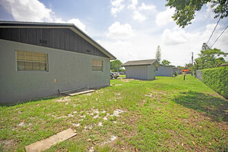 4984 Kirk Rd in Lake Worth, FL - Building Photo - Building Photo