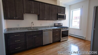 11 Strathmore Rd in Brookline, MA - Building Photo - Building Photo