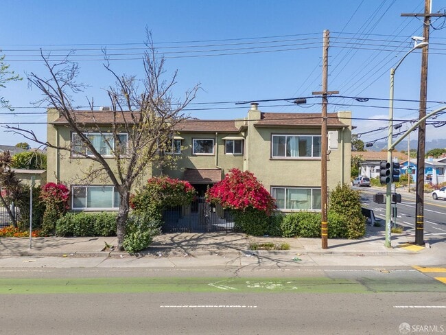 property at 902 40th St