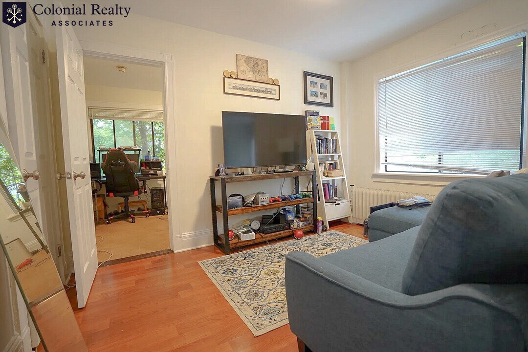230 Walnut St in Newton, MA - Building Photo