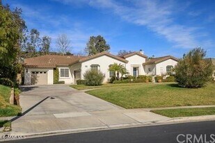 5431 Via Olas in Thousand Oaks, CA - Building Photo