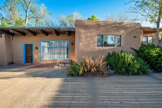 537 Kathryn Ave in Santa Fe, NM - Building Photo - Building Photo