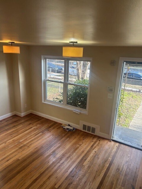 1549 Fort Dupont St SE in Washington, DC - Building Photo