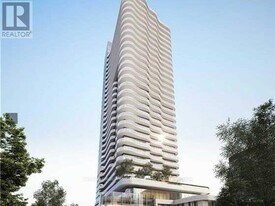 15 Holmes Ave in Toronto, ON - Building Photo