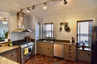 14 Dawes St-Unit -3 in Boston, MA - Foto de edificio - Building Photo