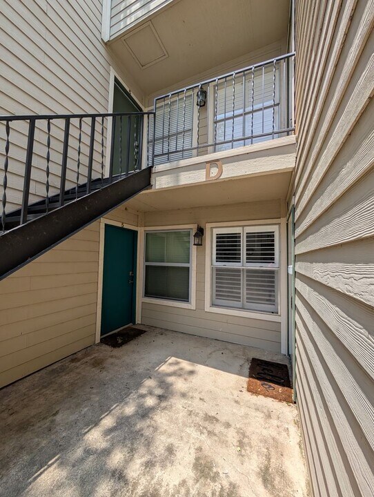 551 Terminal Loop Rd in McQueeney, TX - Building Photo