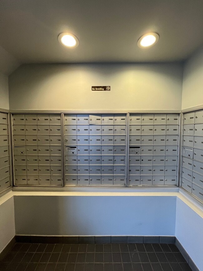 750 Davol St, Unit #119 in Fall River, MA - Building Photo - Building Photo