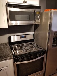 1203 W Cross St photo'