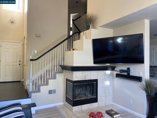 1407 Indianhead Way in Clayton, CA - Building Photo - Building Photo