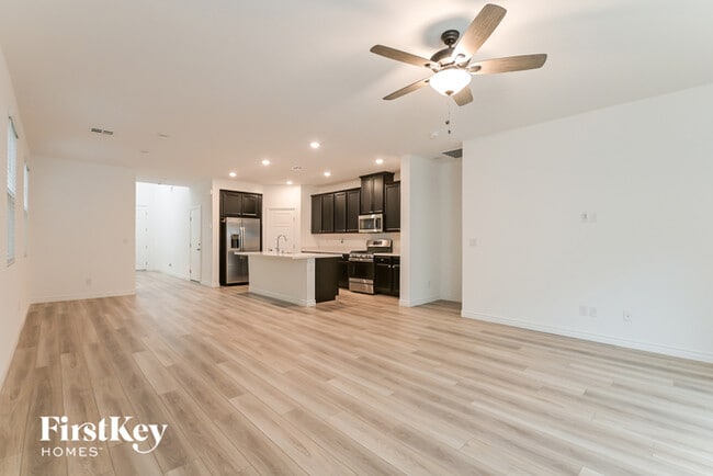 6845 Greensmen Ave in Las Vegas, NV - Foto de edificio - Building Photo