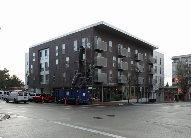 Lewis and Clark Plaza in Vancouver, WA - Building Photo - Building Photo